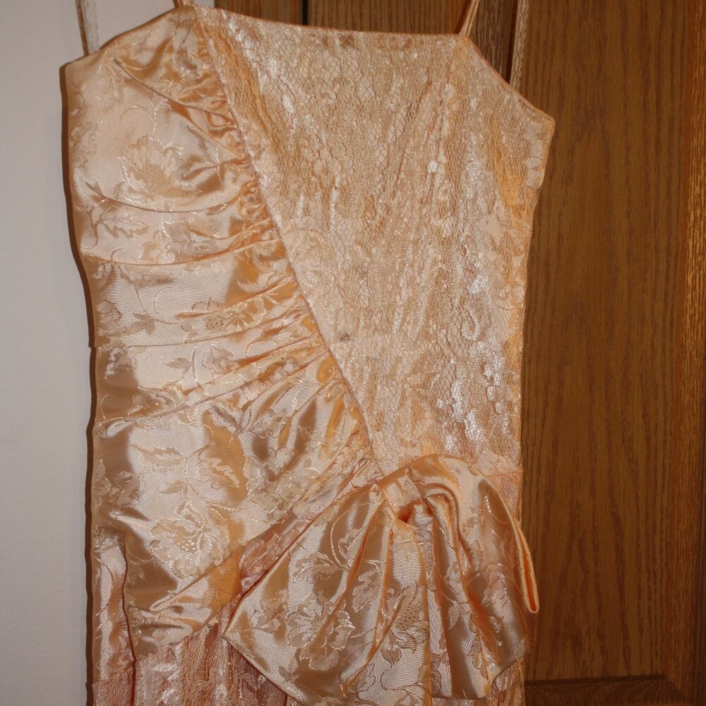 Zum Zum by Niki Livas Chic Peach Prom Dress size 3